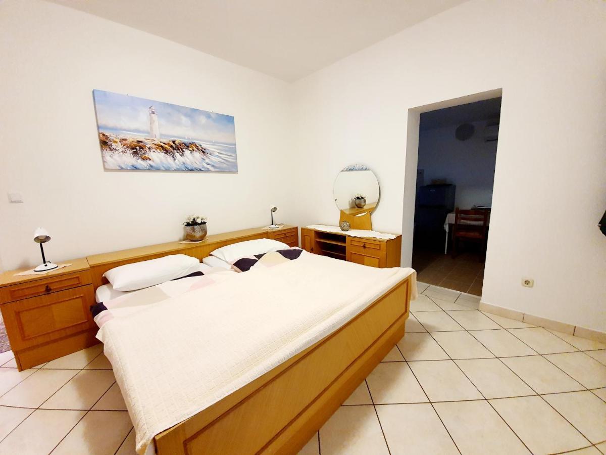 Апартаменты Apartamani Katarina Vl.Ilija Jusup Стариград-Пакленица Экстерьер фото