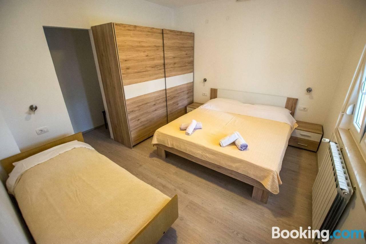 Апартаменты Apartamani Katarina Vl.Ilija Jusup Стариград-Пакленица Экстерьер фото