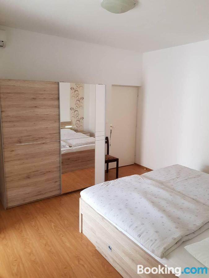 Апартаменты Apartamani Katarina Vl.Ilija Jusup Стариград-Пакленица Экстерьер фото