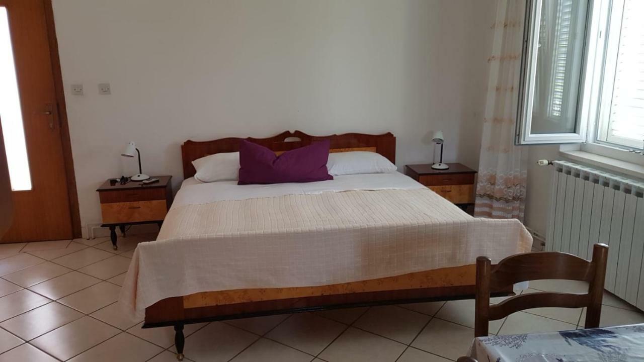 Апартаменты Apartamani Katarina Vl.Ilija Jusup Стариград-Пакленица Экстерьер фото
