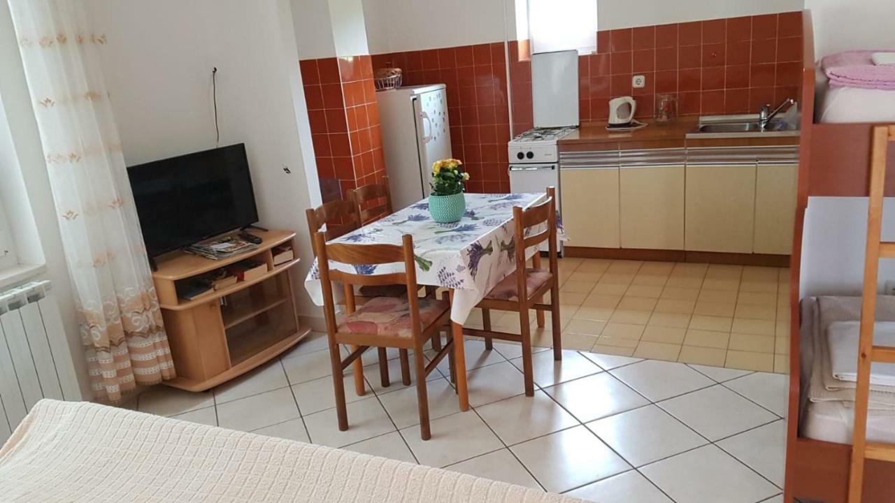 Апартаменты Apartamani Katarina Vl.Ilija Jusup Стариград-Пакленица Экстерьер фото