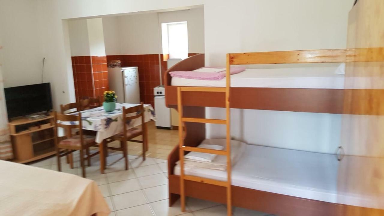 Апартаменты Apartamani Katarina Vl.Ilija Jusup Стариград-Пакленица Экстерьер фото